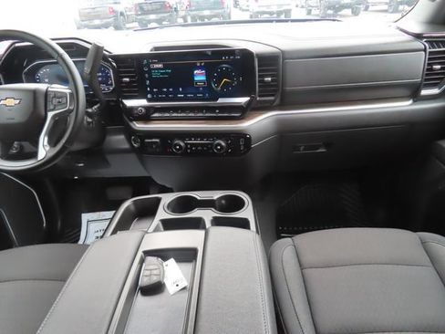 Used 2025 Chevrolet Silverado 1500 LT AWD/4WD image 26