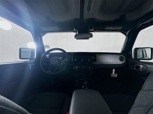 New 2025 Jeep Gladiator Sport image 9