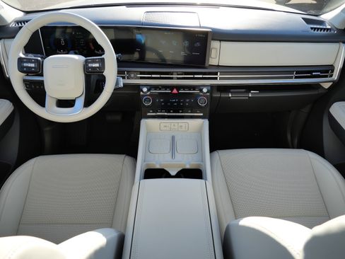 Certified 2025 Hyundai Santa Fe SEL image 10