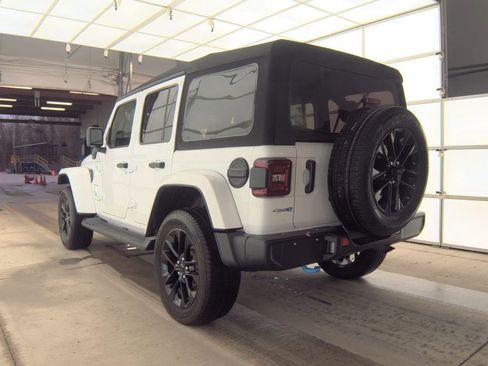 Used 2023 Jeep Wrangler Unlimited Sahara w/ Cold Weather Group image 4