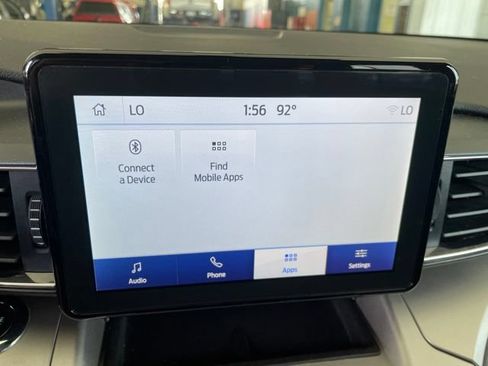 Used 2022 Ford Explorer XLT w/ Equipment Group 202A AWD/4WD image 29