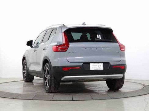 Certified 2025 Volvo XC40 B5 Core image 6