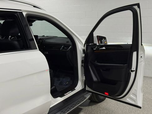 Used 2018 Mercedes-Benz GLS 450 4MATIC w/ Premium Package image 47