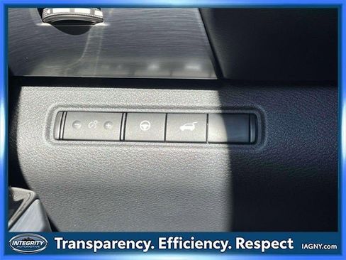 Certified 2025 Nissan Pathfinder SL w/ SL Premium Package image 22