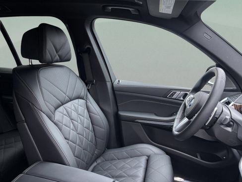 Used 2026 BMW X5 xDrive50e w/ M Sport Package image 27