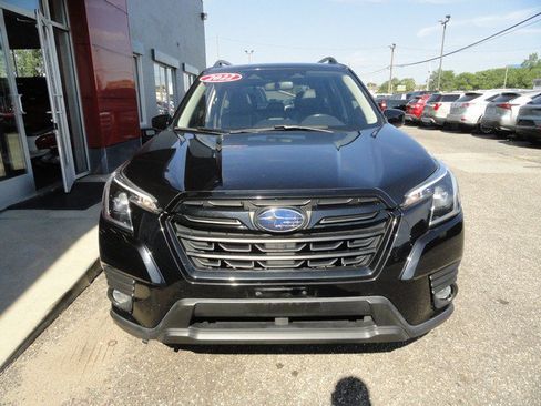 Used 2022 Subaru Forester Premium AWD/4WD image 6