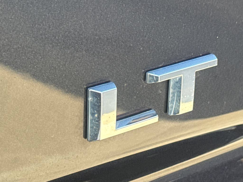 Used 2024 Chevrolet Silverado 1500 LT AWD/4WD image 5