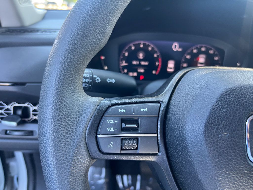 Used 2023 Honda Accord EX image 18
