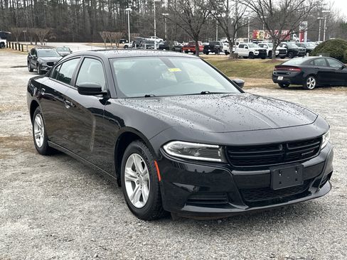 Used 2023 Dodge Charger SXT image 3