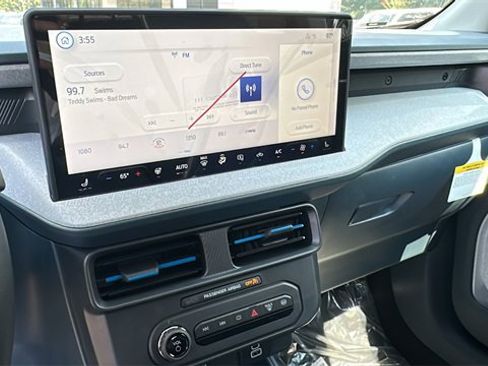 New 2025 Ford Maverick XLT w/ XLT Luxury Package image 27