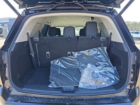 New 2026 Nissan Pathfinder SV image 16