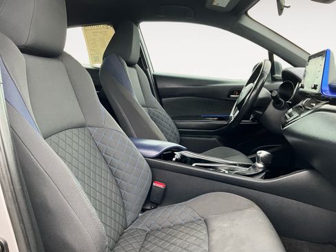 Used 2020 Toyota C-HR XLE FWD image 15