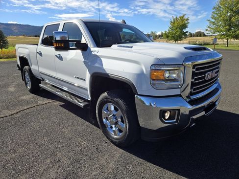 Used 2019 GMC Sierra 3500 SLT image 3