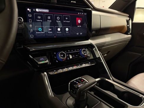 Used 2024 GMC Sierra 1500 Denali w/ Denali Reserve Package image 19