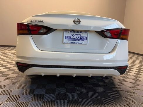 Used 2022 Nissan Altima 2.5 S image 9