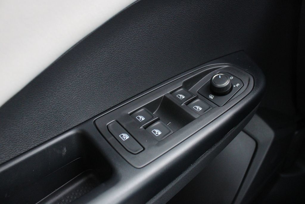 New 2026 Volkswagen Taos SE AWD/4WD image 7