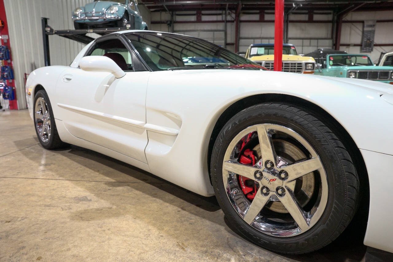 Used 1998 Chevrolet Corvette Coupe w/ Memory Pkg RWD image 31