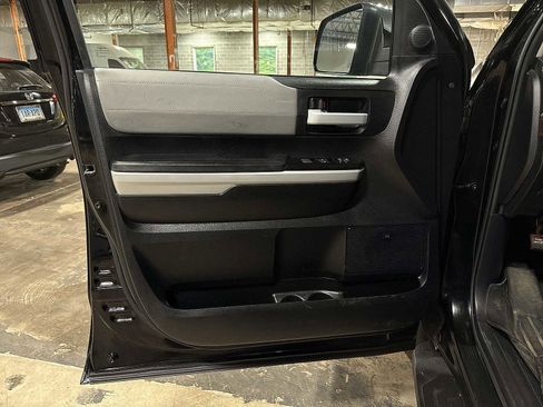 Certified 2021 Toyota Tundra Limited w/ Limited Premium Package AWD/4WD image 32