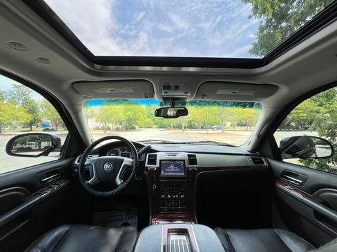 Used 2013 Cadillac Escalade Premium AWD/4WD image 27