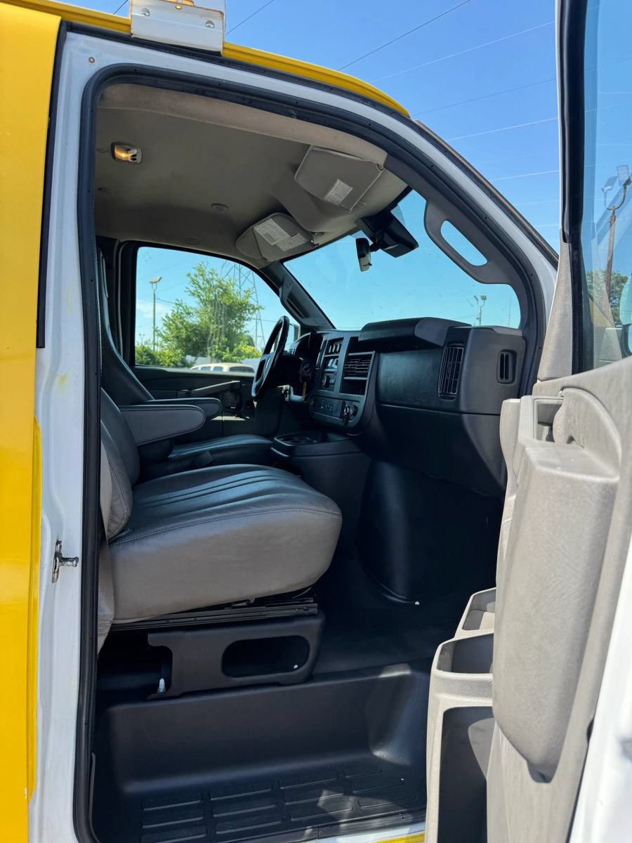 Used 2020 GMC Savana 2500 w/ Driver Convenience Package RWD image 8