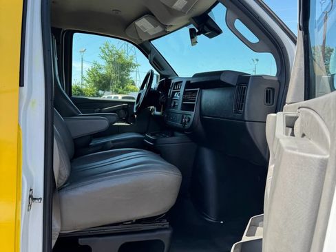 Used 2020 GMC Savana 2500 w/ Driver Convenience Package RWD image 8