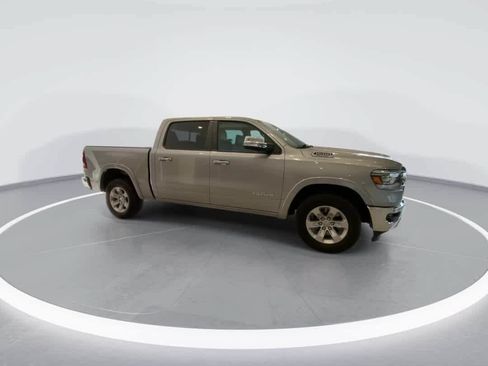 Used 2019 RAM 1500 Laramie AWD/4WD image 2