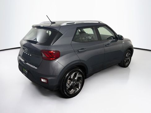 Used 2025 Hyundai Venue SEL FWD image 9