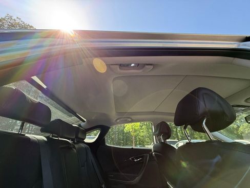 Used 2014 Hyundai Azera Limited w/ Option Group 02 FWD image 29