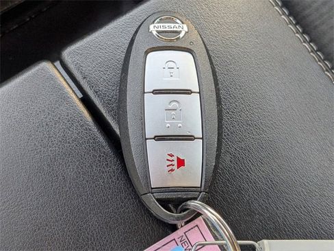 Used 2021 Nissan Rogue S image 33