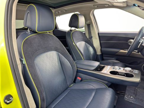 Used 2023 Genesis GV60 Performance image 44