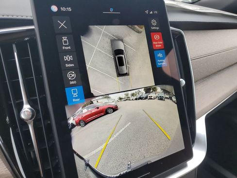 New 2026 Volvo XC90 B6 Plus w/ Protection Package Premier image 9