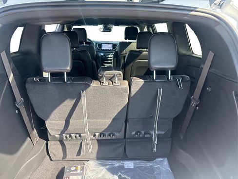 New 2026 Chrysler Pacifica Select image 11