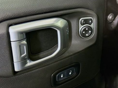 Used 2022 Jeep Wrangler Unlimited Sahara w/ Cold Weather Group image 19