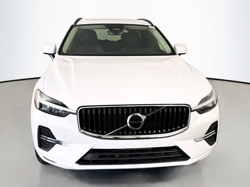 Used 2023 Volvo XC60 B5 Core FWD image 2