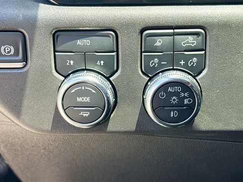 Used 2025 GMC Sierra 1500 SLT AWD/4WD image 11