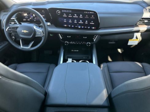 New 2026 Chevrolet Suburban LT w/ Comfort Package AWD/4WD image 3