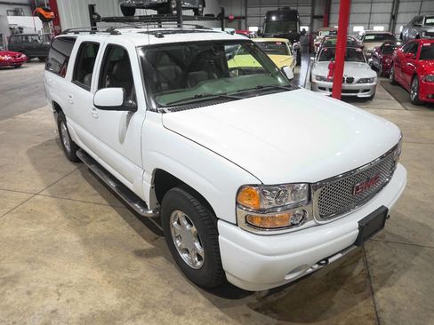 Used 2005 GMC Yukon XL Denali image 14