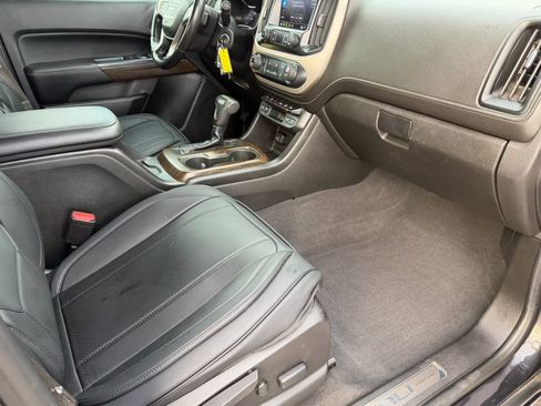 Used 2020 GMC Canyon Denali image 13