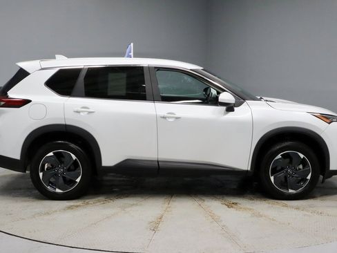 Certified 2024 Nissan Rogue SV image 5