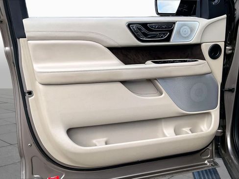 Used 2018 Lincoln Navigator L Reserve w/ Technology Package AWD/4WD image 21