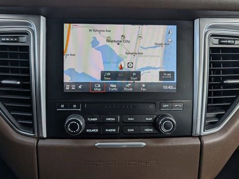 Used 2018 Porsche Macan S AWD/4WD image 24
