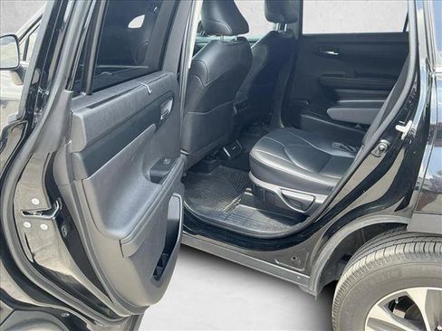 Used 2020 Toyota Highlander XLE FWD image 19