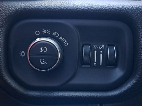 Used 2019 RAM 1500 Rebel AWD/4WD image 22