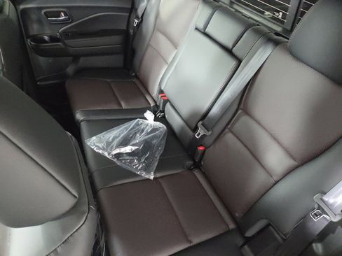 New 2026 Honda Ridgeline Black Edition image 13