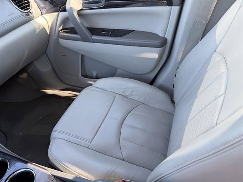 Used 2017 Buick Enclave Leather w/ Enclave Sport Touring Edition image 17