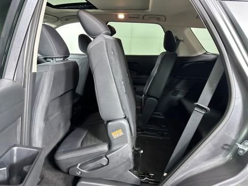 Used 2024 Nissan Pathfinder SV image 25