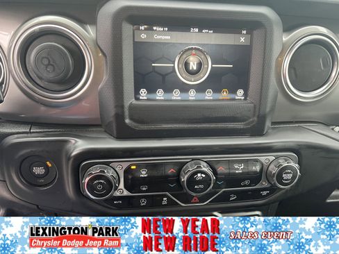 Used 2020 Jeep Wrangler Unlimited Sahara image 16