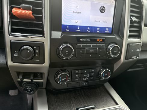 Used 2021 Ford F250 Lariat image 27