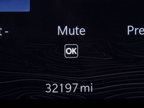 Used 2024 Jeep Grand Cherokee L Limited w/ Luxury Tech Group II image 16