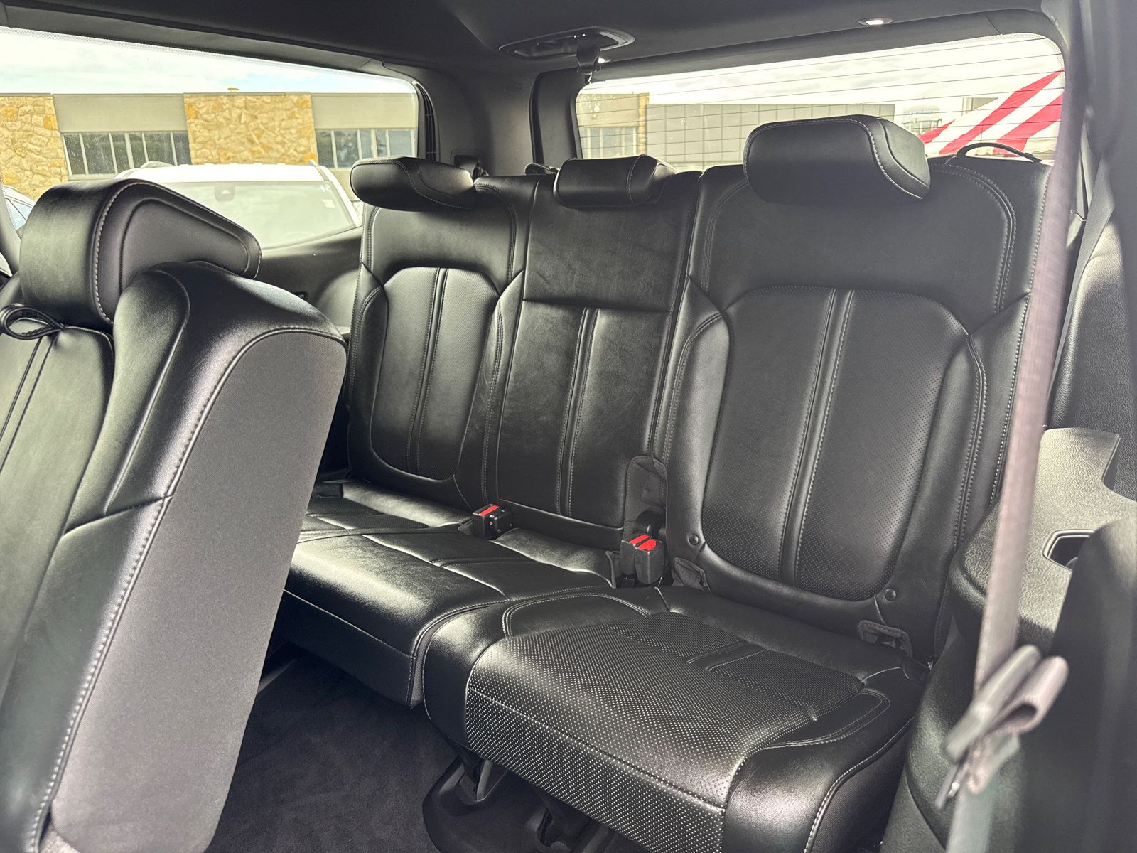 Used 2022 Jeep Wagoneer Series II AWD/4WD image 6